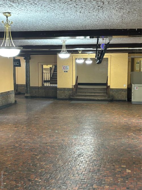 apt-a16-7035 Broadway, Jackson Heights, NY, 11372-6149 | Card Image