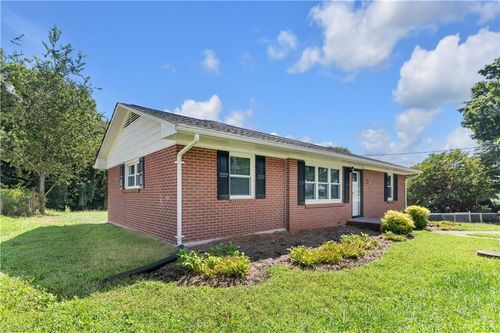 6166 Haywood St, Clemmons, NC, 27012-9463 | Card Image