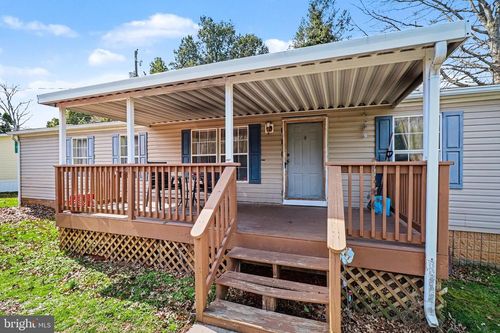 8 Madge Dr, LANCASTER, PA, 17603-4048 | Card Image