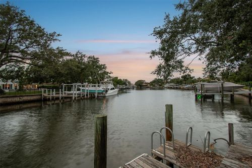 424 W Davis Blvd, TAMPA, FL, 33606-3663 | Card Image