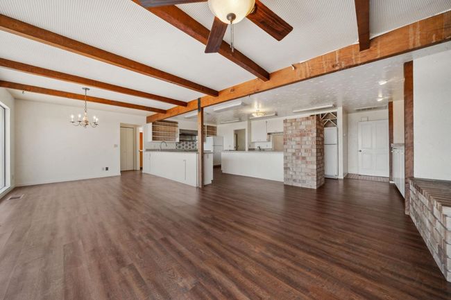 Family Room | Image 31