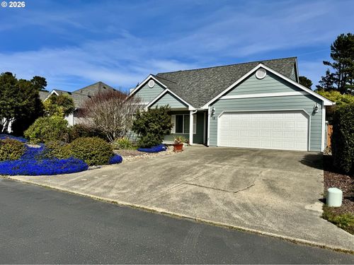 18 Mariners Ln, Florence, OR, 97439-8982 | Card Image