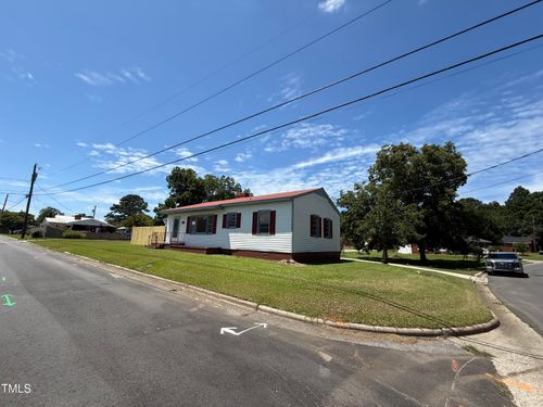 100 1st St, Williamston, NC, 27892-1410 | Card Image