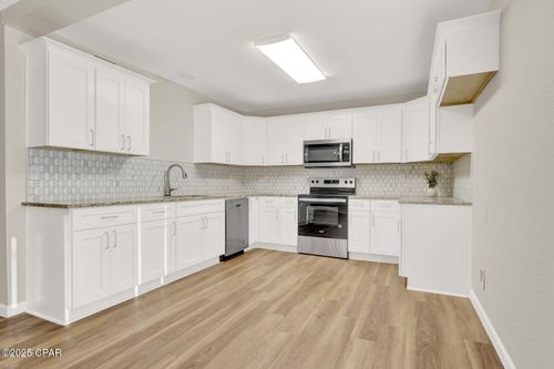537 N 11th St, Panama City, FL, 32404-6933 | Card Image