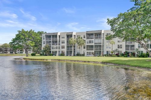 9311 Orange Grove Dr, Davie, FL, 33324-6753 | Card Image