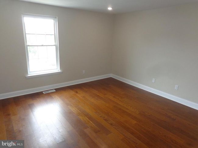 221 Hickory Hill Rd, Townhouse with 3 bedrooms, 2 bathrooms and null parking in PHILADELPHIA PA | Image 6