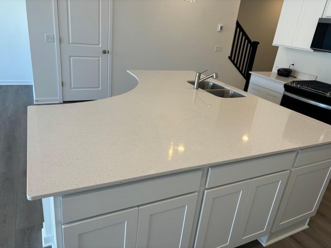 Huge Quartz Island | Image 7