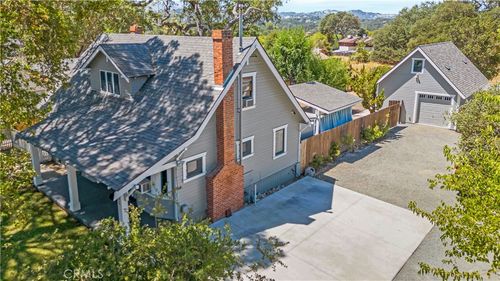 8955 Curbaril Ave, Atascadero, CA, 93422-5252 | Card Image