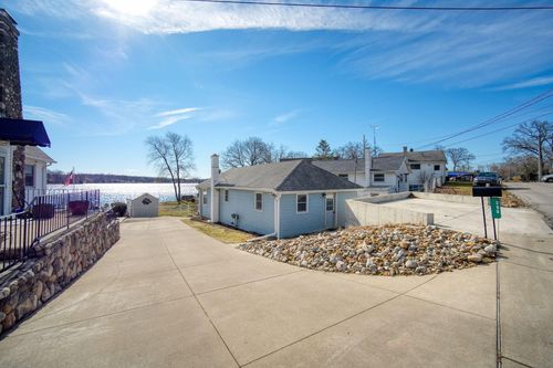 298 Ackerson Lake Drive, Jackson, MI, 49201 | Card Image