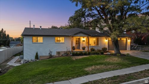957 E 350 N, Bountiful, UT, 84010-2911 | Card Image