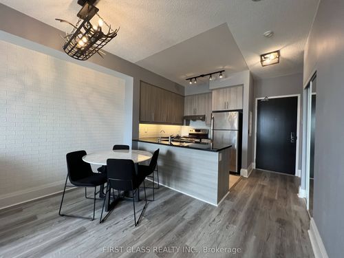 819-8110 Birchmount Rd, Markham, ON, L6G0E3 | Card Image