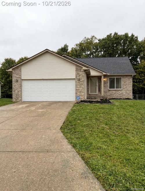 5459 Pear Tree Dr, Burton, MI, 48519-1574 | Card Image