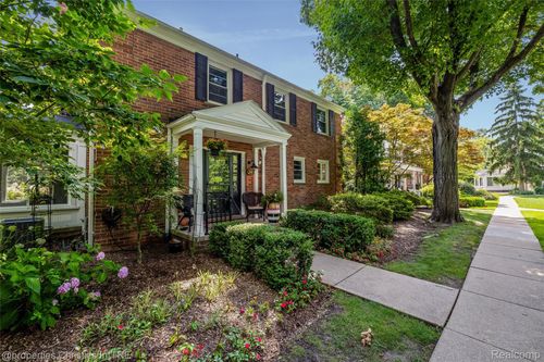 3-24 Barbour Ln, Bloomfield Hills, MI, 48304-2700 | Card Image