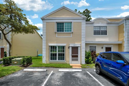 2856 S Belmont Ln, Hollywood, FL, 33026 | Card Image