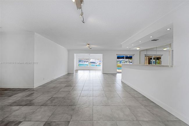 2632 Se 10 Th Ct, House other with 3 bedrooms, 2 bathrooms and null parking in Pompano Beach FL | Image 4