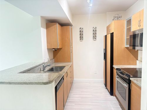 325-2775 Ne 187th St, Miami, FL, 33180-2925 | Card Image