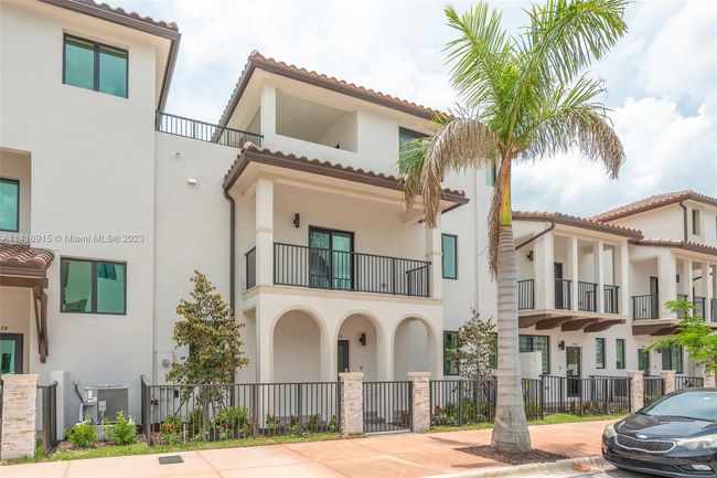 0 - 4263 Nw 83rd Ave, Townhouse with 3 bedrooms, 2 bathrooms and null parking in Doral FL | Image 1