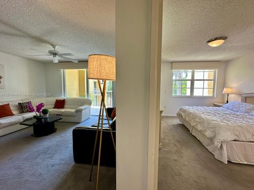 5405-19701 E Country Club Dr, Aventura, FL, 33180-4806 | Card Image