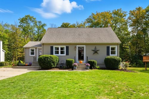89 Vincent Dr, West Springfield, MA, 01089-4352 | Card Image