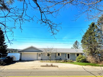 5325 W Monroe Road, House other with 3 bedrooms, 3 bathrooms and null parking in Pentwater MI | Image 1