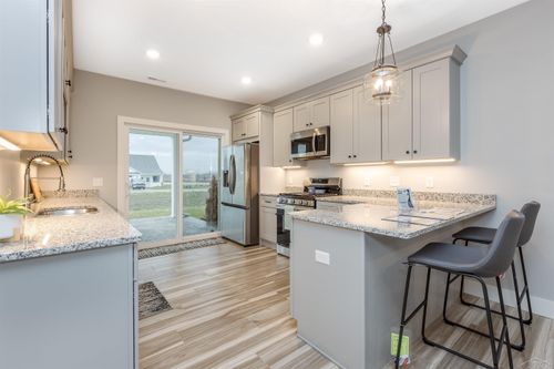12 Cove Dr, Bay City, MI, 48706-4172 | Card Image