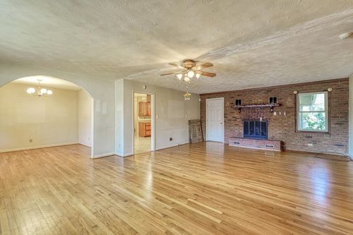 6123 Woodfield Cir, Spartanburg, SC, 29303-6626 | Card Image