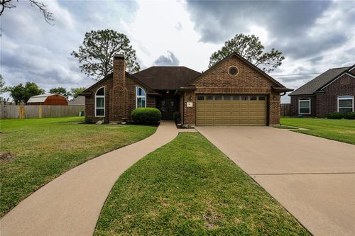 4 Lasso Ct, Angleton, TX, 77515-2747 | Card Image