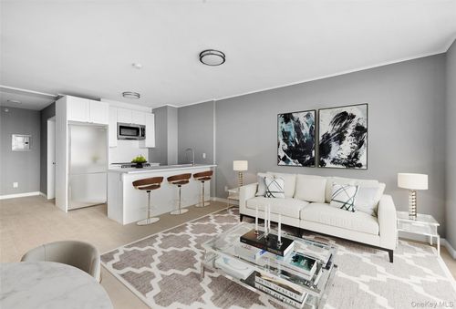 4c-537 Brooklyn Ave, Brooklyn, NY, 11225-5215 | Card Image