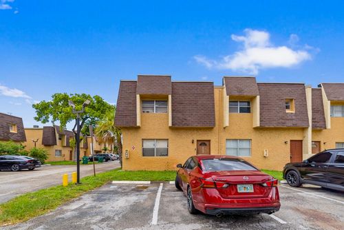 1-5655 Blueberry Ct, Lauderhill, FL, 33313-3072 | Card Image