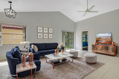 640 Sw 113th Ter, Pembroke Pines, FL, 33025-3453 | Card Image