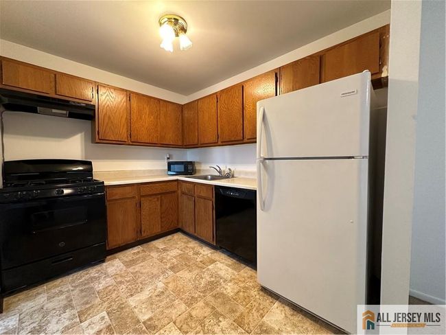 414 - 414 Cricket Ln, Townhouse with 1 bedrooms, 1 bathrooms and null parking in Woodbridge NJ | Image 11