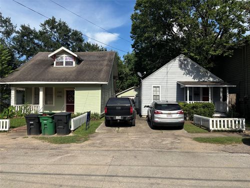 1320 Alexander St, Houston, TX, 77008-3859 | Card Image