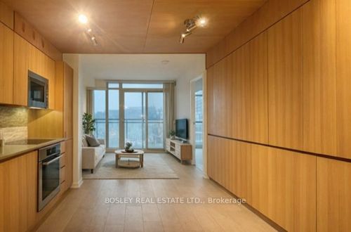 841-15 Iceboat Terr, Toronto, ON, M5V4A5 | Card Image