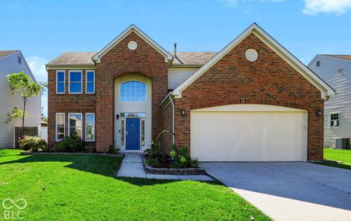 9025 Exeter Ct, Fishers, IN, 46038-3702 | Card Image