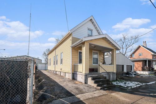 223 Linden St, Elmwood Place, OH, 45216-2405 | Card Image