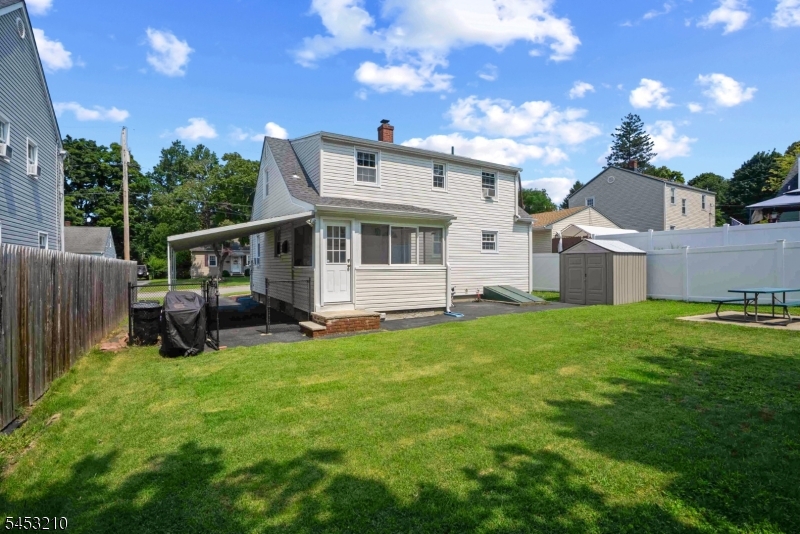 Residential in Bloomingdale Boro 3