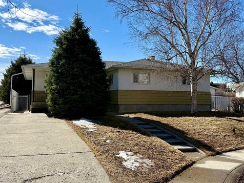 151 Fielding Dr Se, Calgary, AB, T2H1H3 | Card Image