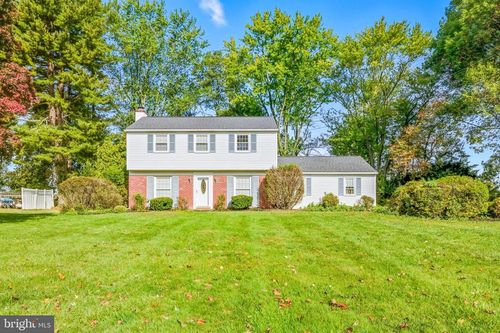 305 Larchwood Rd, West Chester, PA, 19382-7327 | Card Image