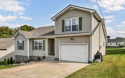 2904 Core Dr, Clarksville, TN, 37040-2860 | Card Image