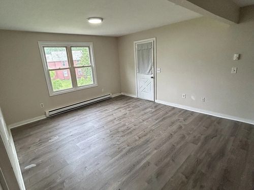 apt-6-109 Morris St, Southbridge, MA, 01550-2764 | Card Image