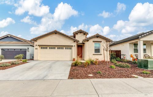 315 White Owl St, Dixon, CA, 95620-3962 | Card Image
