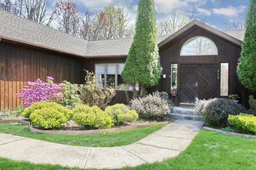 313 Quaker Rd, Pomona, NY, 10970-2836 | Card Image