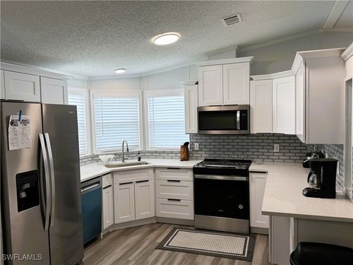 3158 Bunny Run Dr, NORTH FORT MYERS, FL, 33917-1524 | Card Image