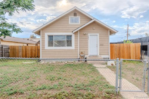 1525 Chester St, Aurora, CO, 80010-1912 | Card Image