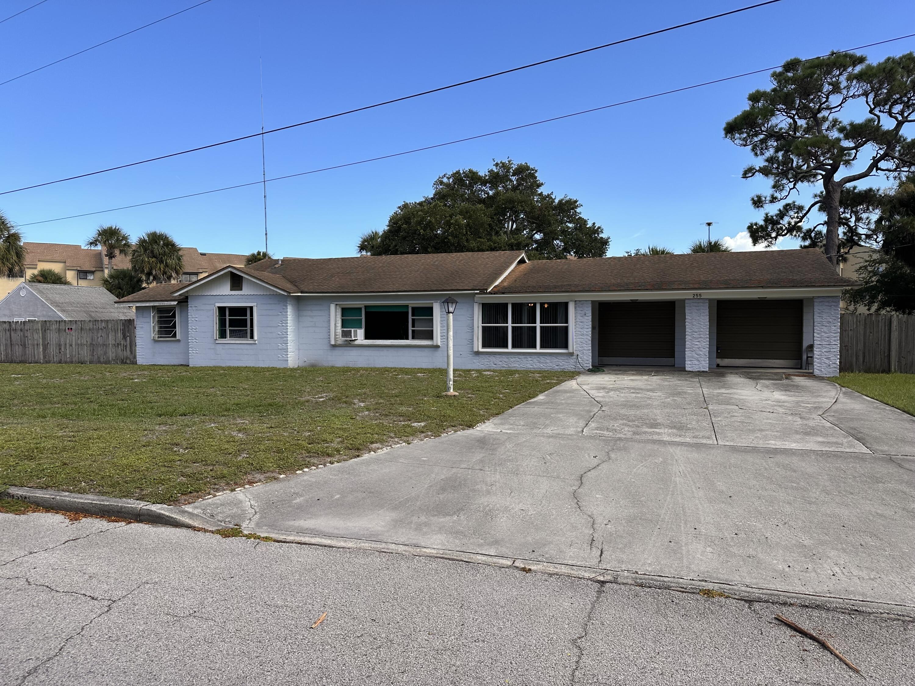 Coral Dr, Melbourne, FL 32935