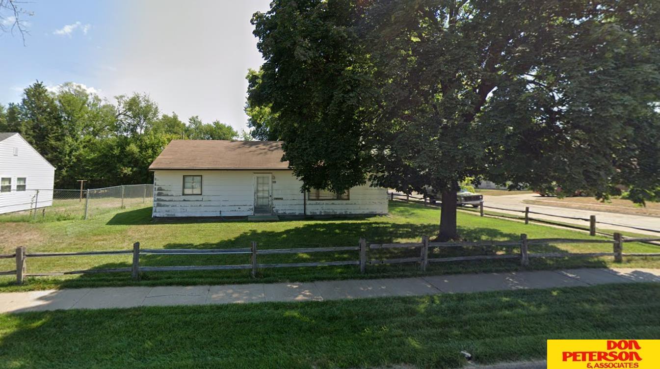 Lincoln Ave, Fremont, NE 68025