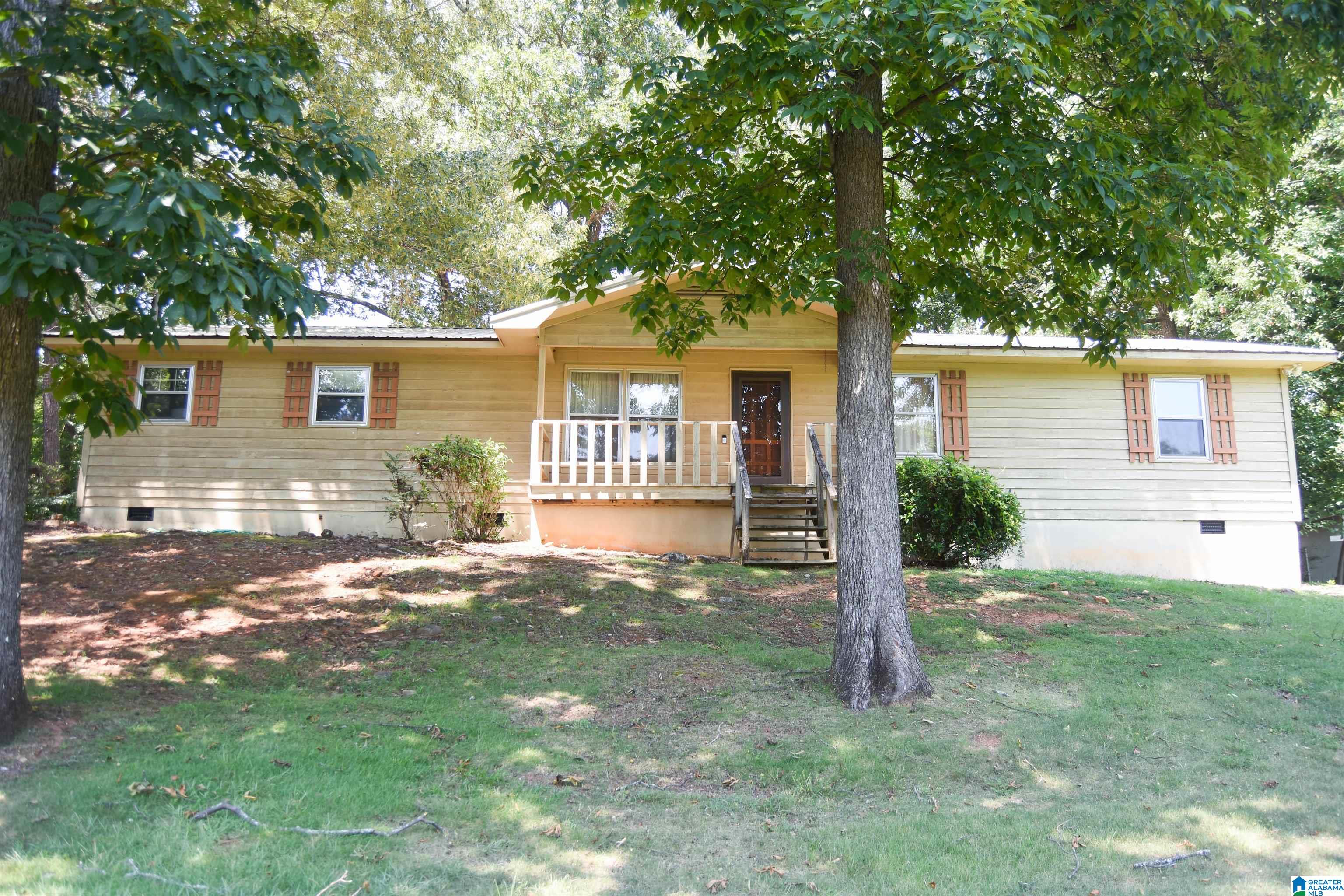 Lee Dr, Anniston, AL 36207