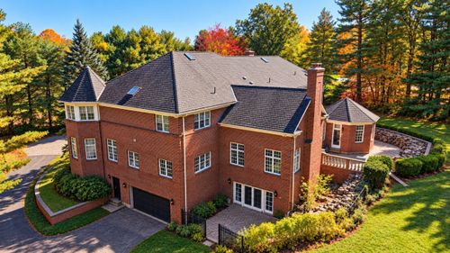 451 Wellesley St, Weston, MA, 02493-2600 | Card Image