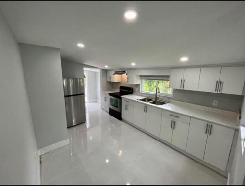 9518 Robson St, Chilliwack, BC, V2P4E5 | Card Image