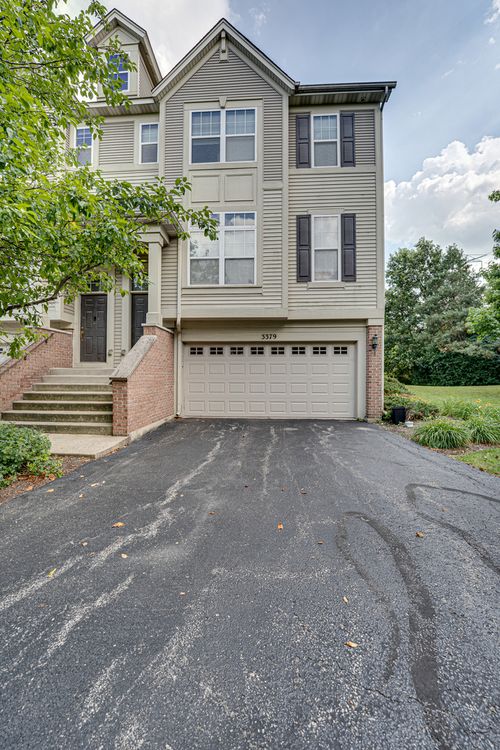 3379 Kentshire Cir, Aurora, IL, 60504-6803 | Card Image